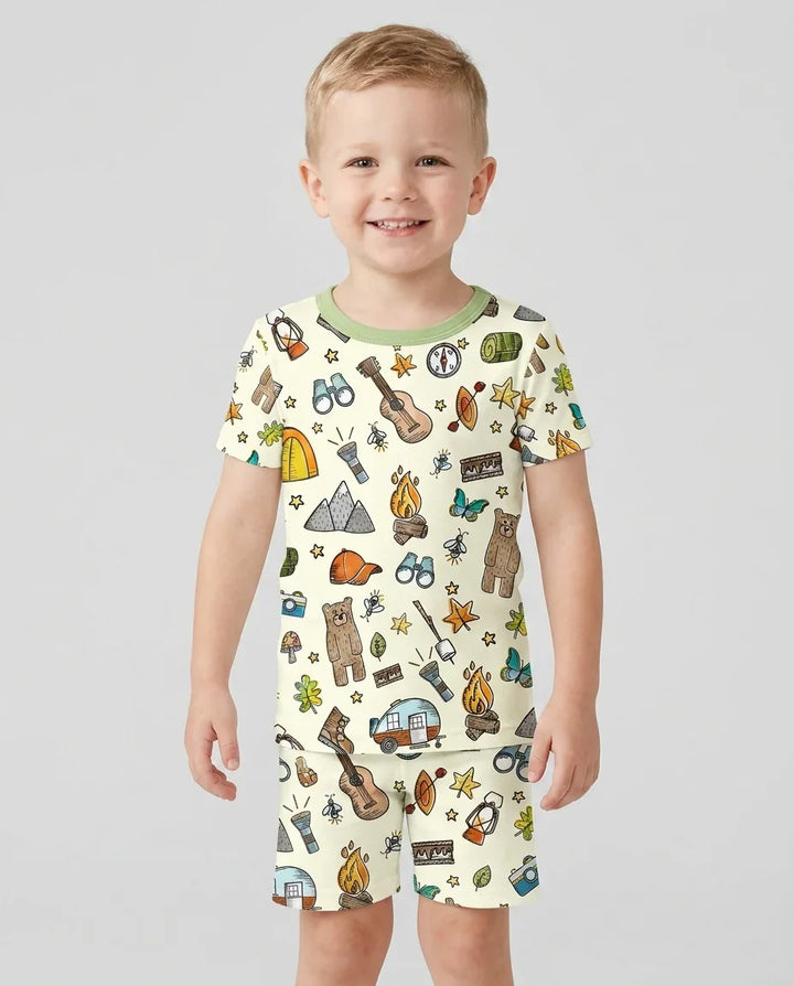 Template Zweiteiliges Pyjama-Set mit kurzen Ärmeln und Shorts