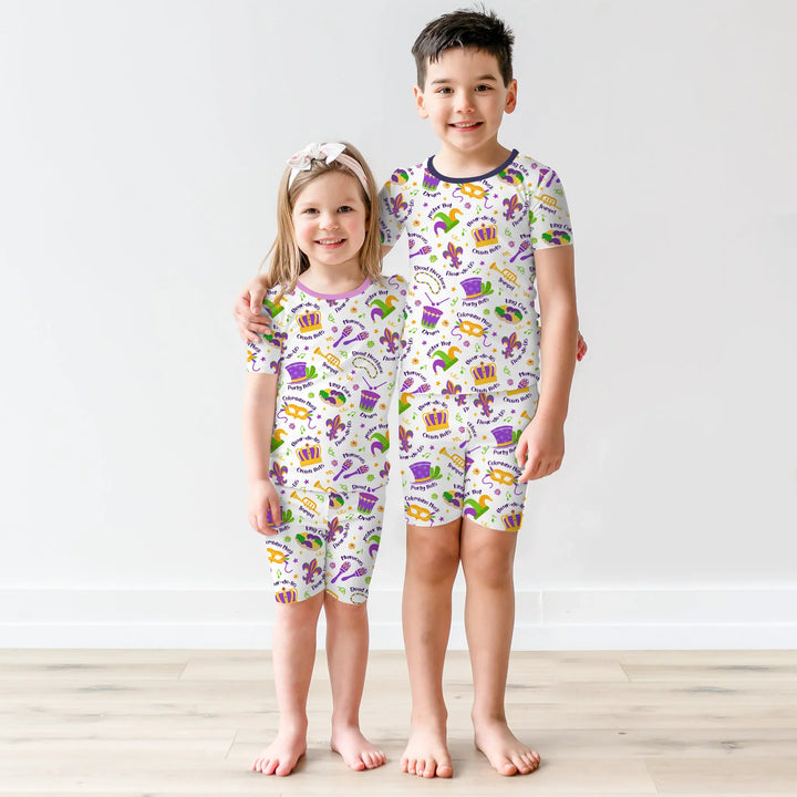 Template Zweiteiliges Pyjama-Set mit kurzen Ärmeln und Shorts