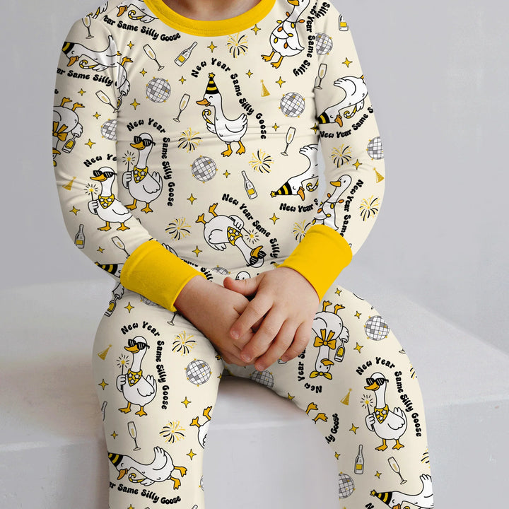 Zweiteiliges Langarm-Pyjama-Set mit Sommerfrüchten