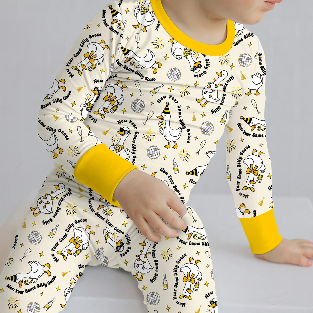 Zweiteiliges Langarm-Pyjama-Set mit Sommerfrüchten