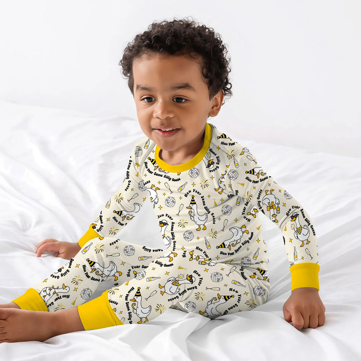 Zweiteiliges Langarm-Pyjama-Set mit Sommerfrüchten