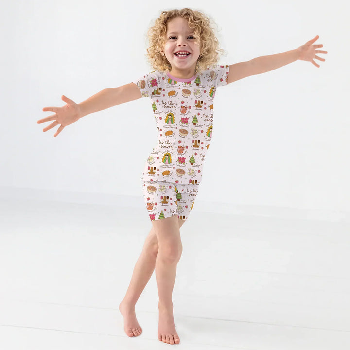 Template Zweiteiliges Pyjama-Set mit kurzen Ärmeln und Shorts