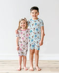 Template Zweiteiliges Pyjama-Set mit kurzen Ärmeln und Shorts