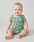 Template Zweiteiliges Pyjama-Set mit kurzen Ärmeln und Shorts