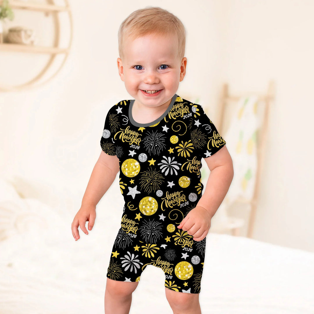 Template Zweiteiliges Pyjama-Set mit kurzen Ärmeln und Shorts