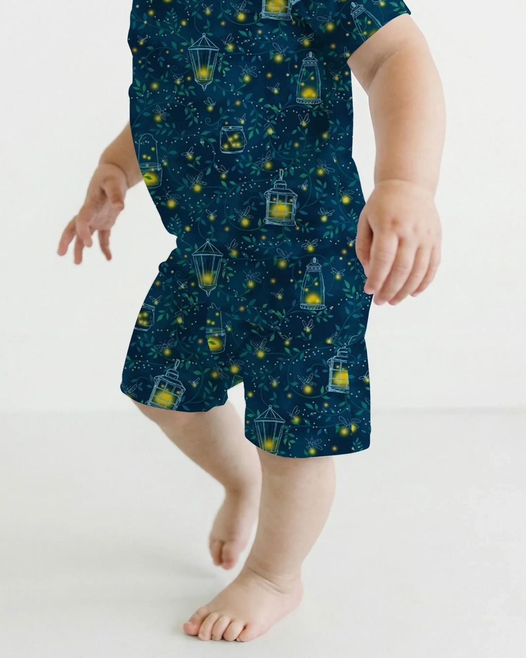 Template Zweiteiliges Pyjama-Set mit kurzen Ärmeln und Shorts