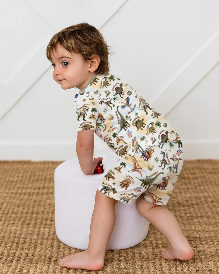 Template Zweiteiliges Pyjama-Set mit kurzen Ärmeln und Shorts