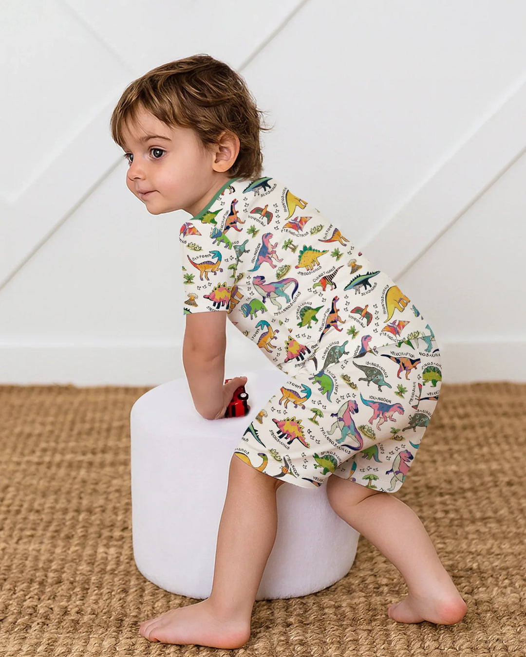 Template Zweiteiliges Pyjama-Set mit kurzen Ärmeln und Shorts