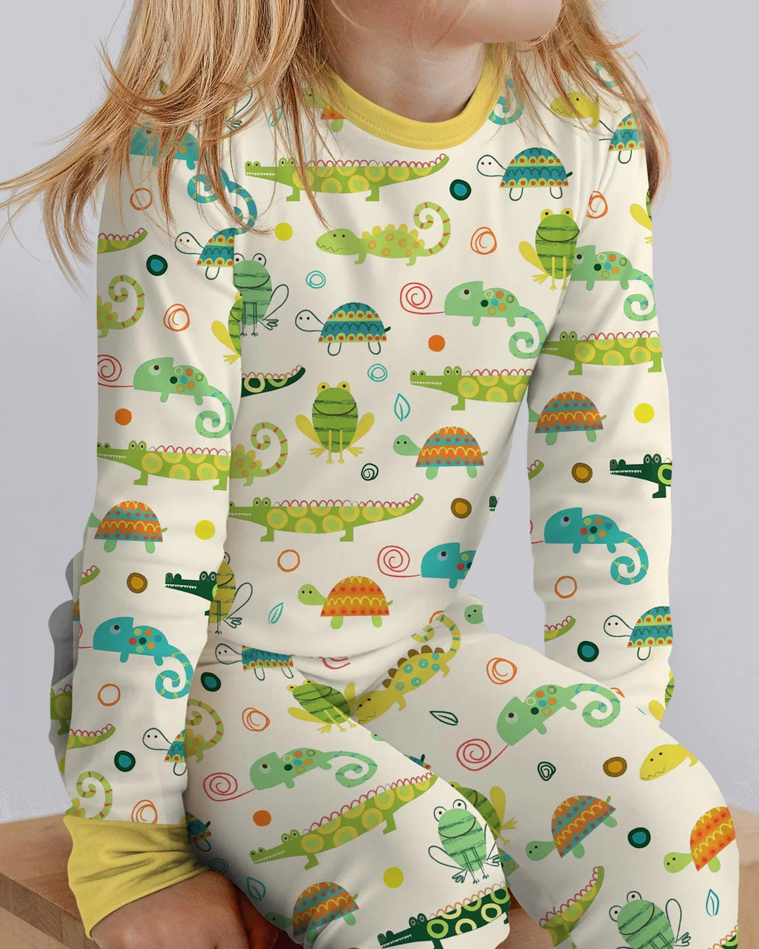 Zweiteiliges Langarm-Pyjama-Set mit Sommerfrüchten