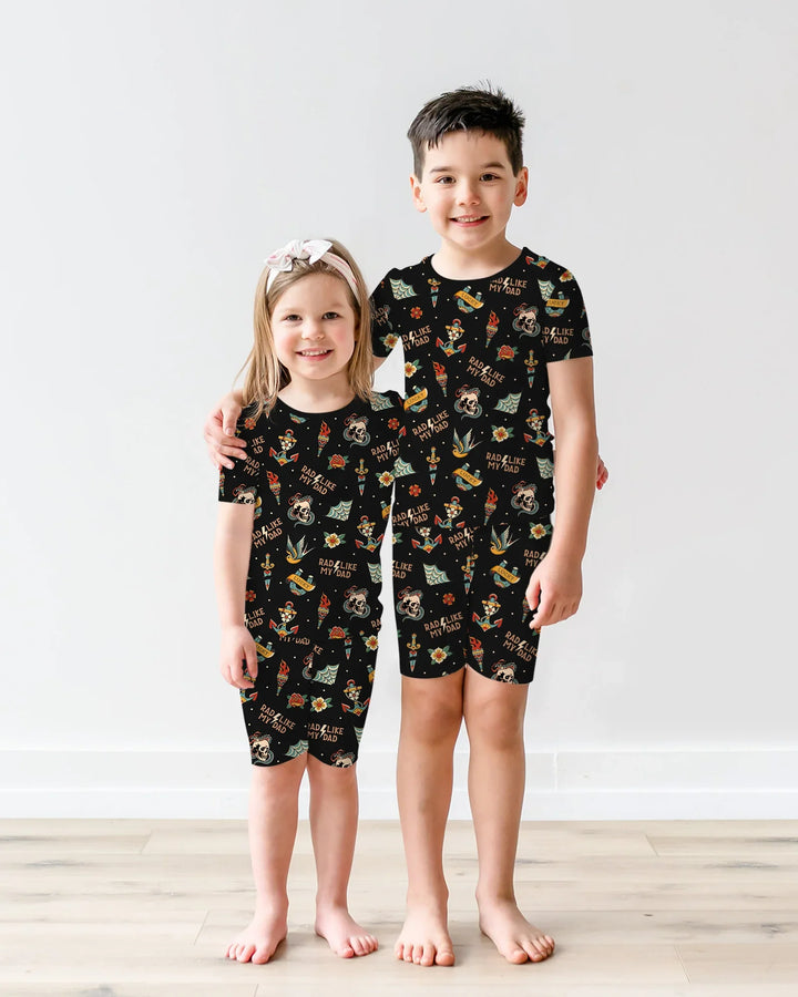 Template Zweiteiliges Pyjama-Set mit kurzen Ärmeln und Shorts