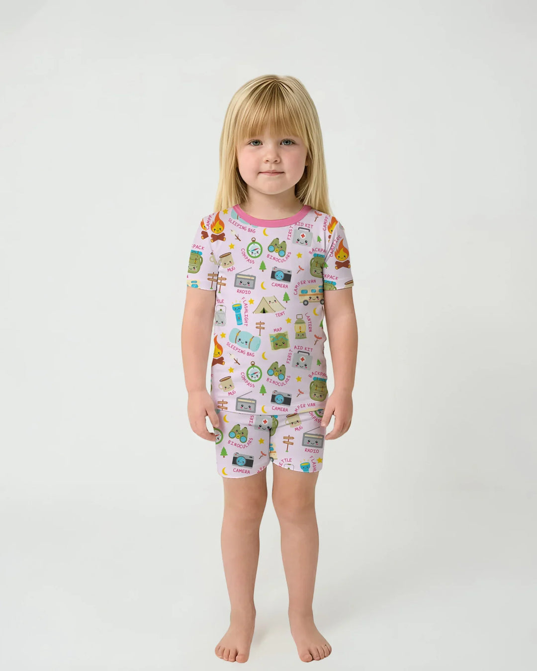 Template Zweiteiliges Pyjama-Set mit kurzen Ärmeln und Shorts