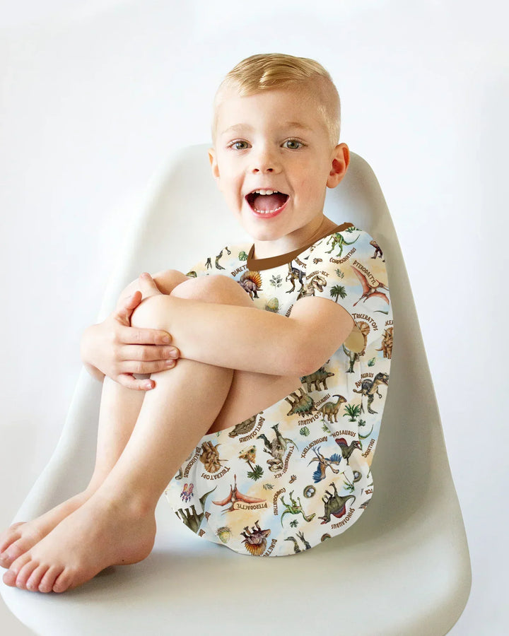 Template Zweiteiliges Pyjama-Set mit kurzen Ärmeln und Shorts