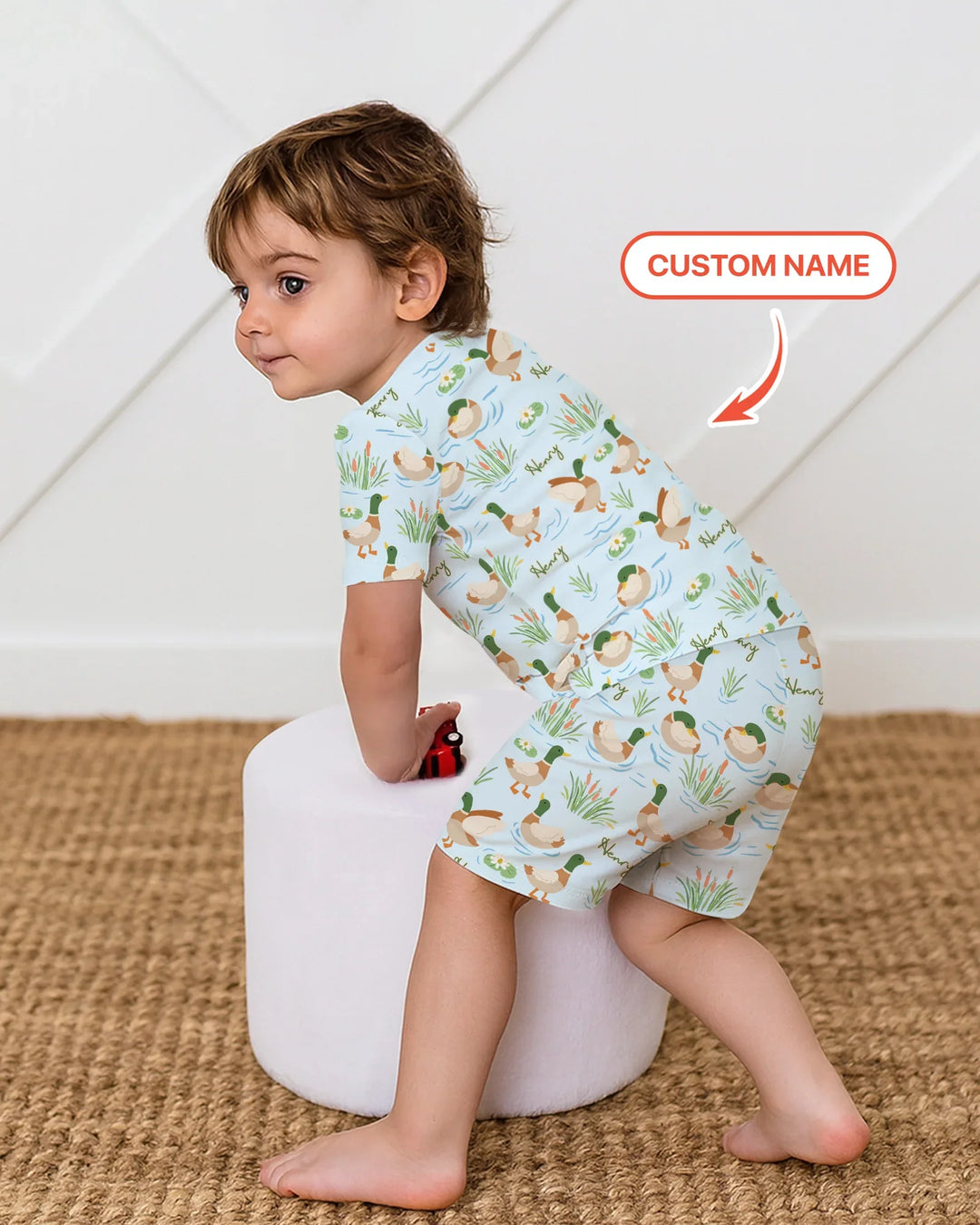 Zweiteiliges Pyjama-Set mit kurzen Ärmeln und Shorts im Sommer-Design