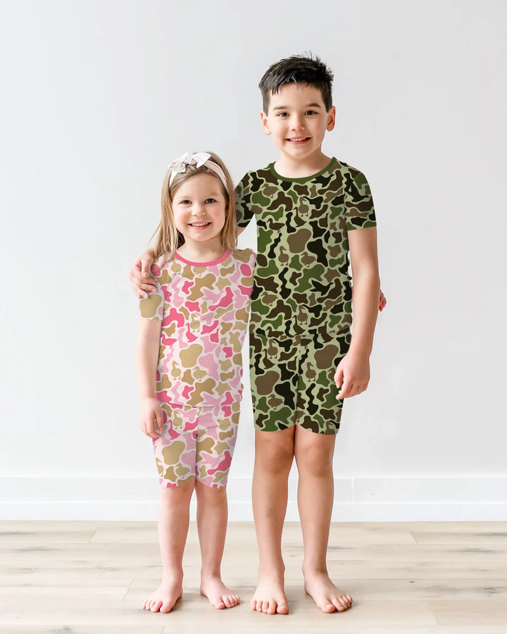 Template Zweiteiliges Pyjama-Set mit kurzen Ärmeln und Shorts