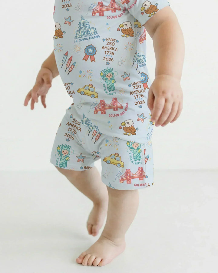 Template Zweiteiliges Pyjama-Set mit kurzen Ärmeln und Shorts