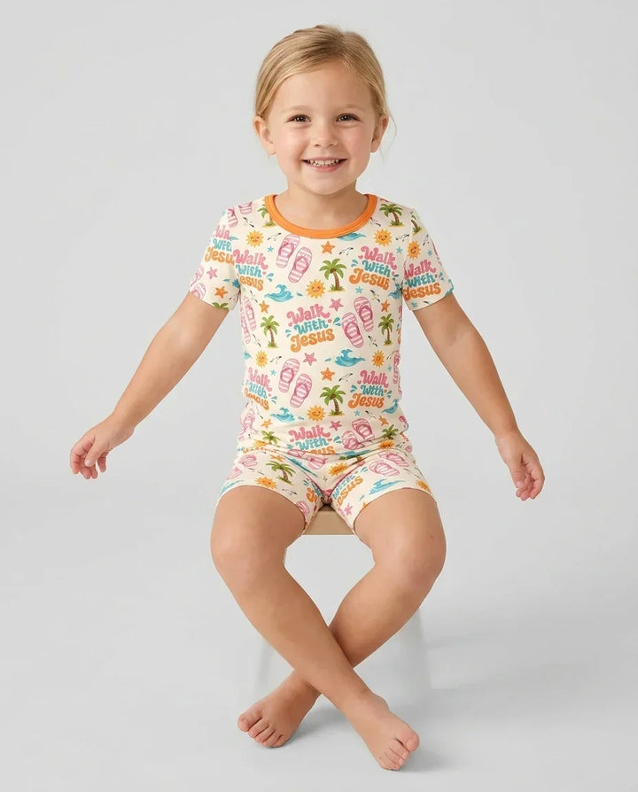 Template Zweiteiliges Pyjama-Set mit kurzen Ärmeln und Shorts
