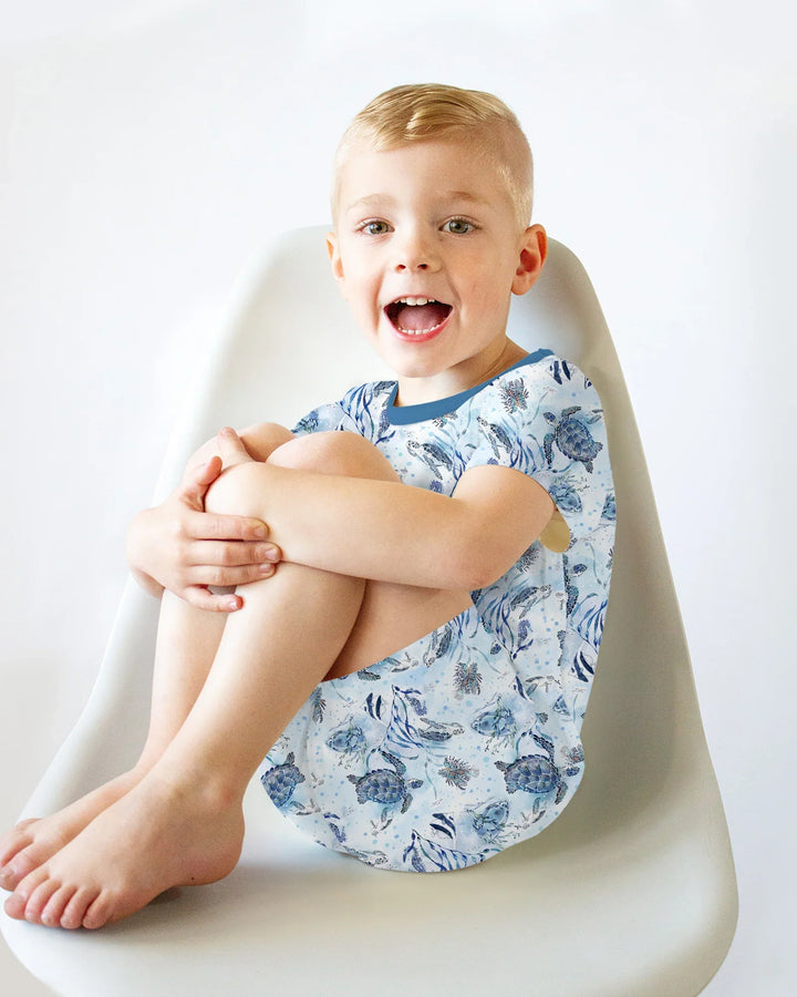 Zweiteiliges Pyjama-Set mit kurzen Ärmeln und Shorts im Sommer-Design