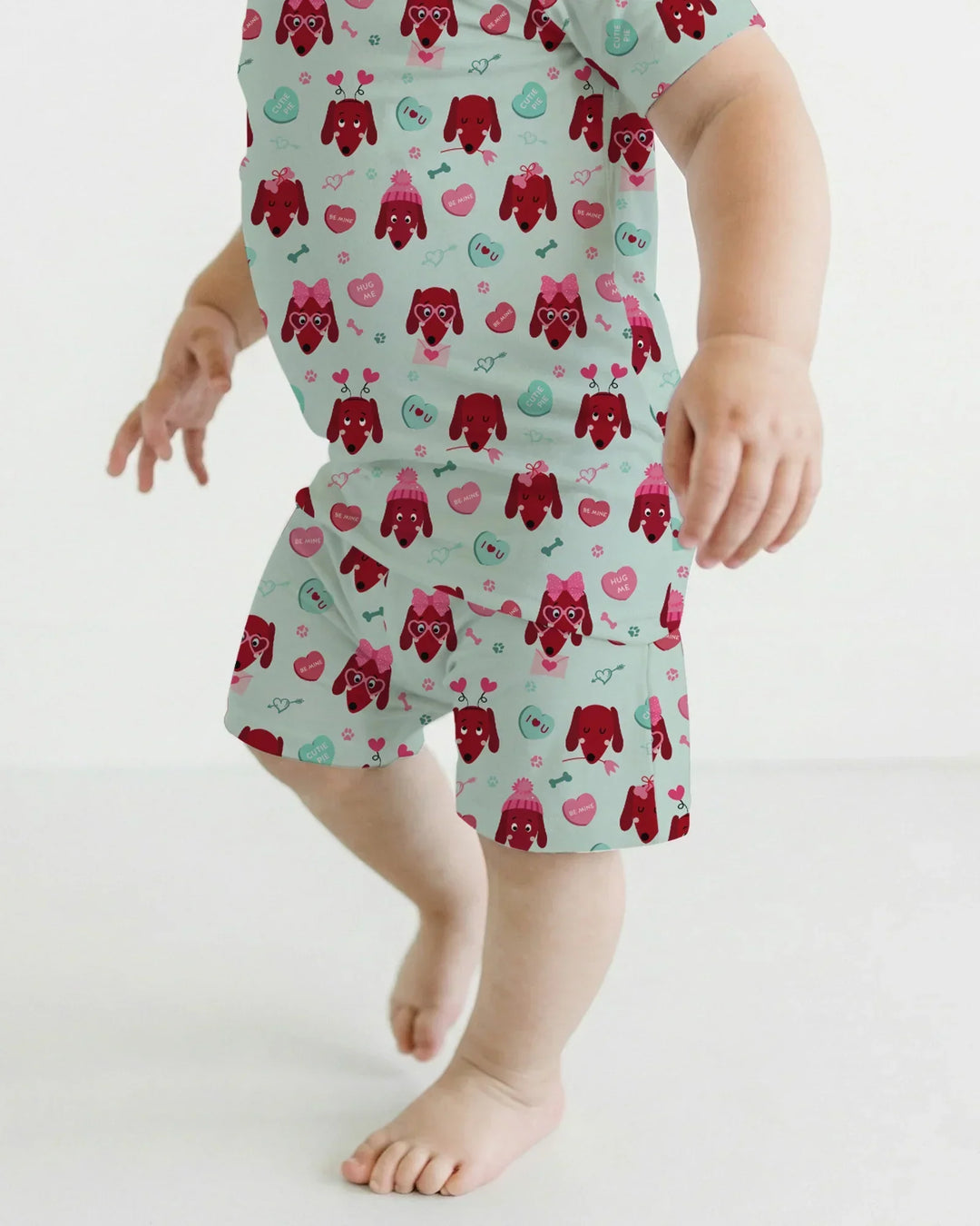 Template Zweiteiliges Pyjama-Set mit kurzen Ärmeln und Shorts