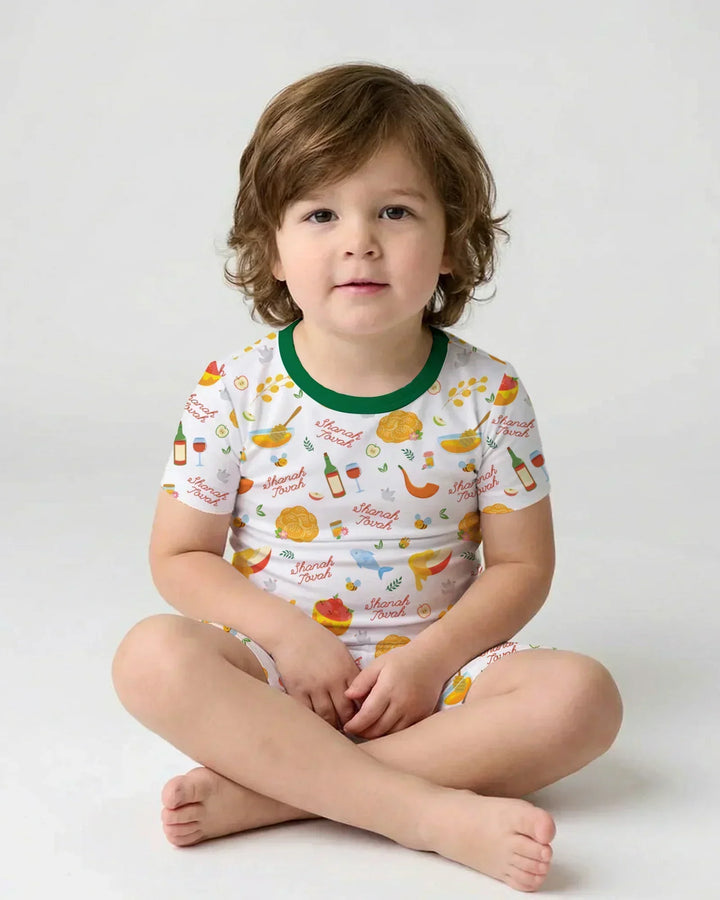Template Zweiteiliges Pyjama-Set mit kurzen Ärmeln und Shorts