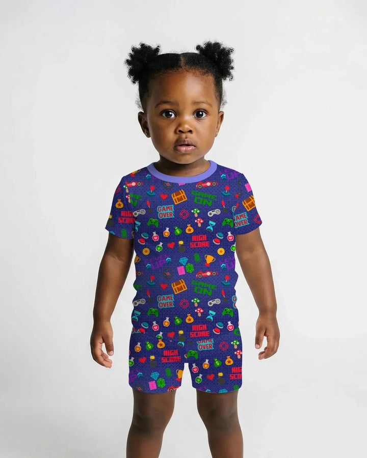 Template Zweiteiliges Pyjama-Set mit kurzen Ärmeln und Shorts