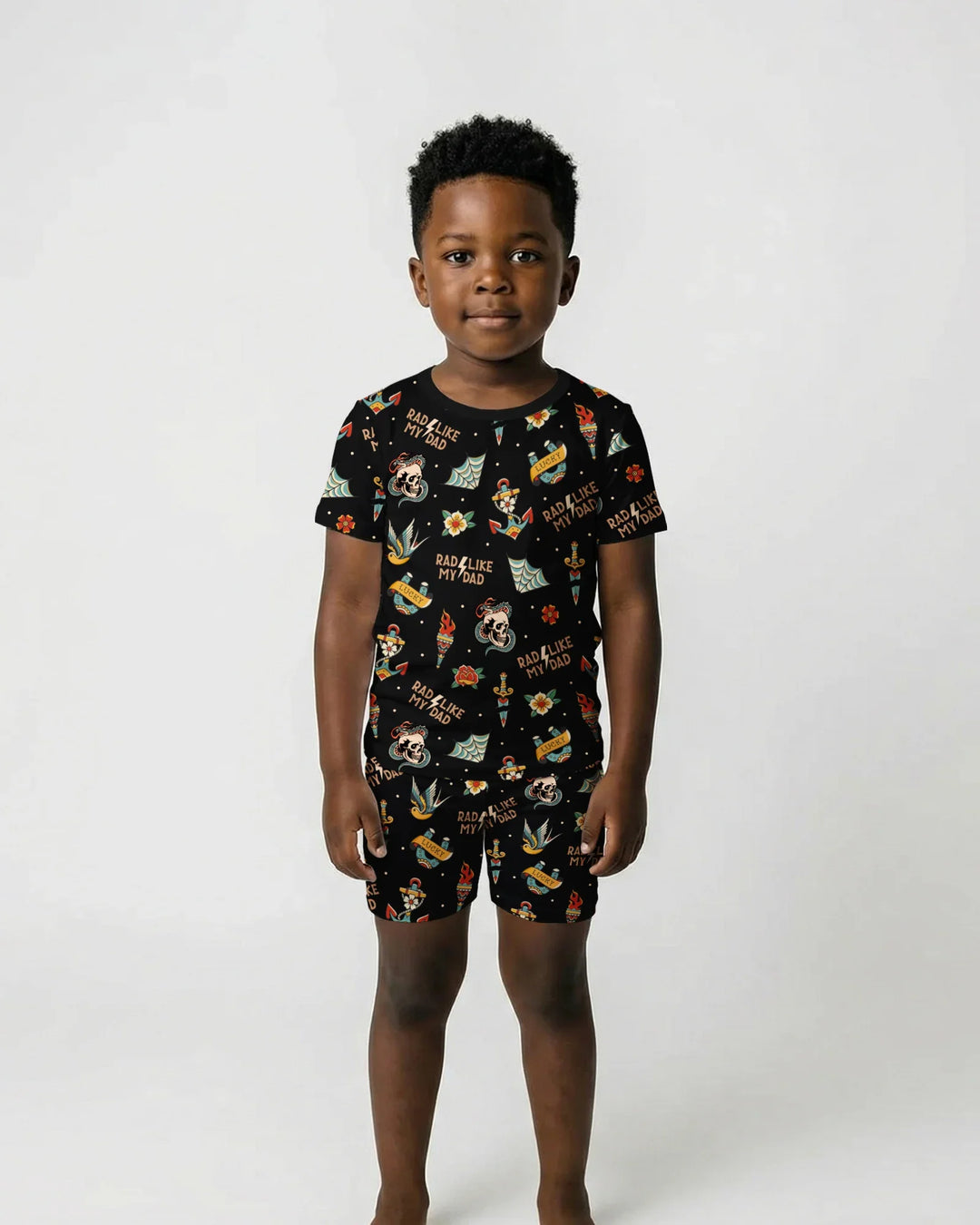 Template Zweiteiliges Pyjama-Set mit kurzen Ärmeln und Shorts