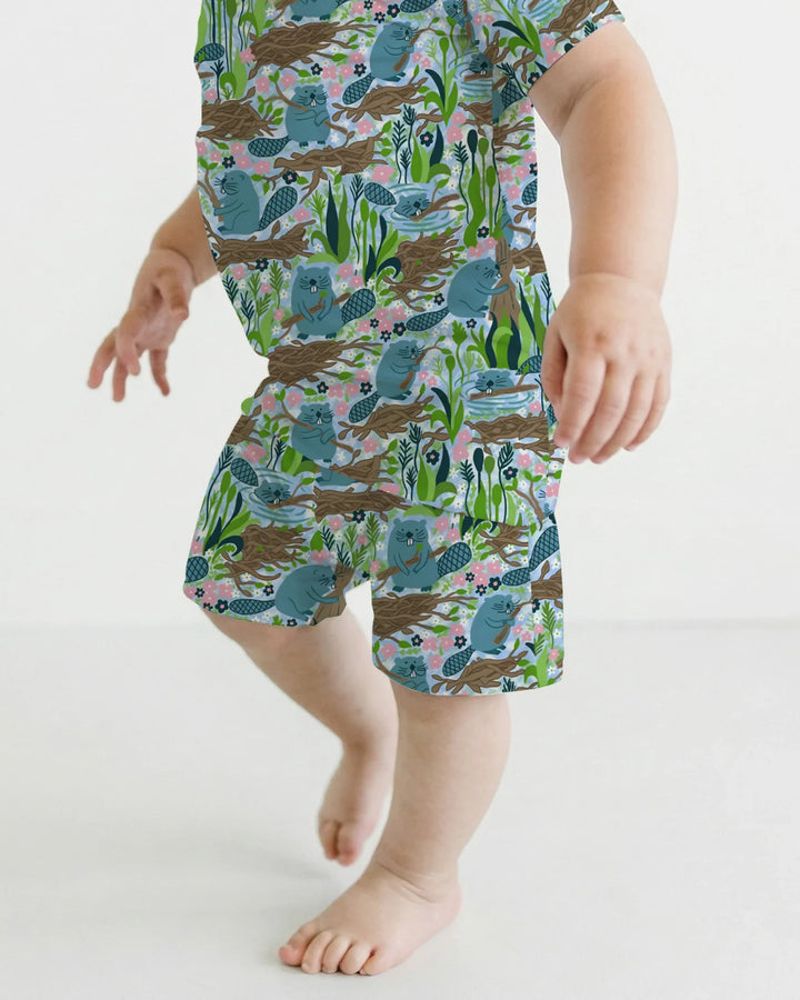 Template Zweiteiliges Pyjama-Set mit kurzen Ärmeln und Shorts