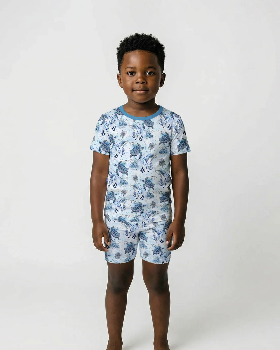 Zweiteiliges Pyjama-Set mit kurzen Ärmeln und Shorts im Sommer-Design