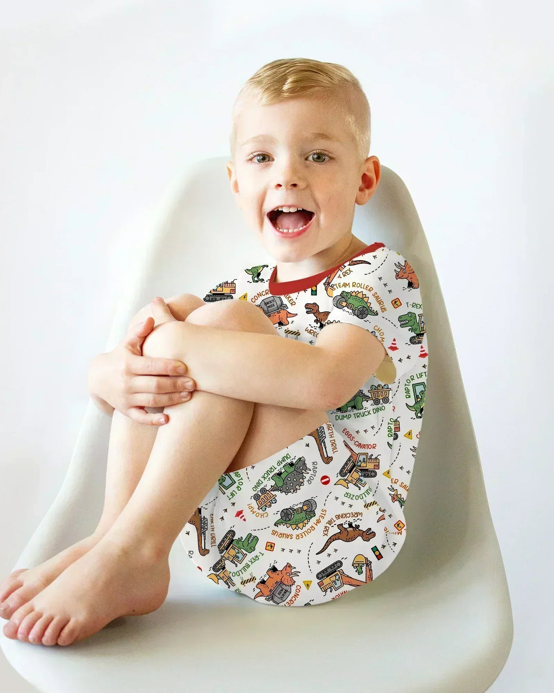 Template Zweiteiliges Pyjama-Set mit kurzen Ärmeln und Shorts