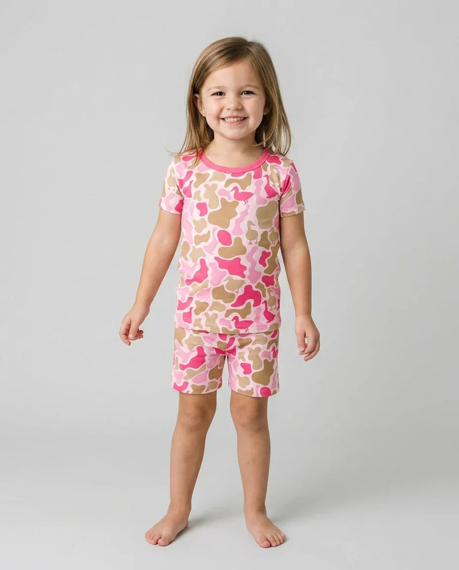 Template Zweiteiliges Pyjama-Set mit kurzen Ärmeln und Shorts