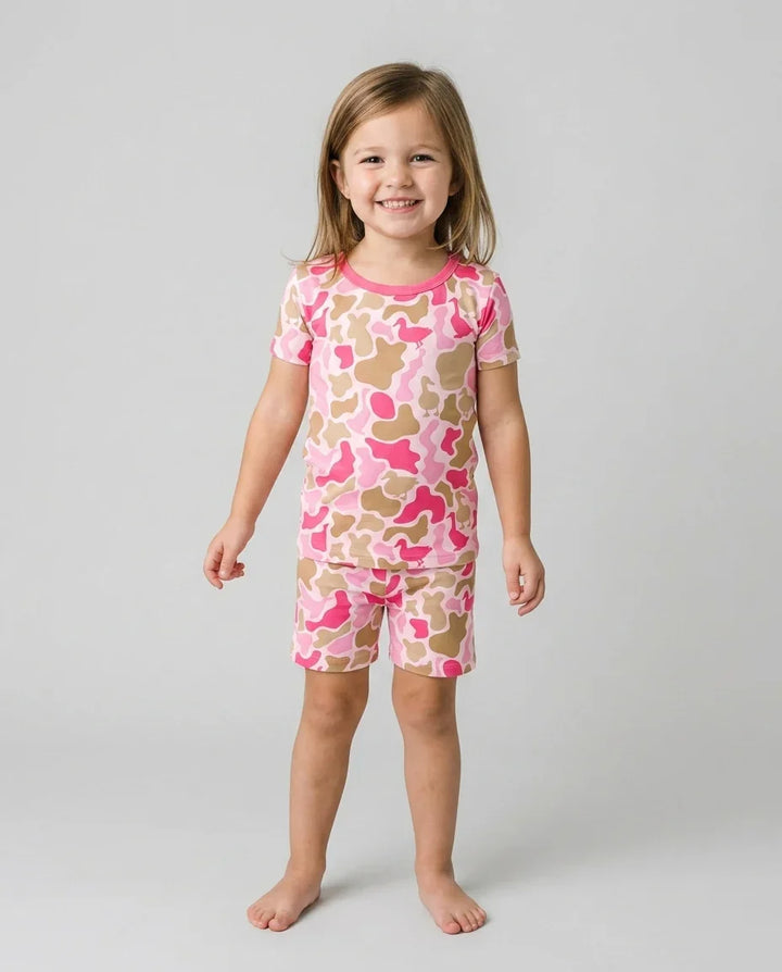 Template Zweiteiliges Pyjama-Set mit kurzen Ärmeln und Shorts