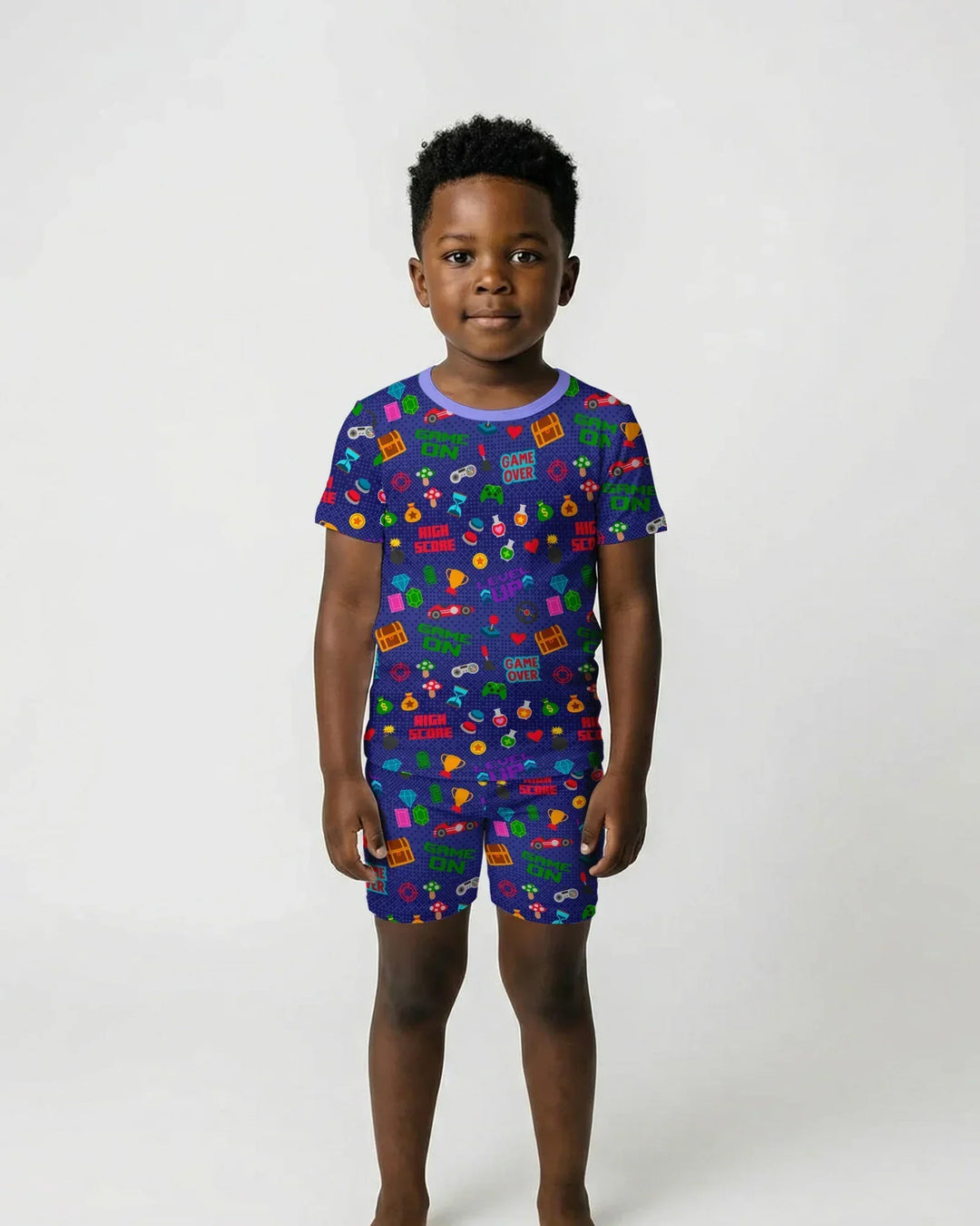 Template Zweiteiliges Pyjama-Set mit kurzen Ärmeln und Shorts