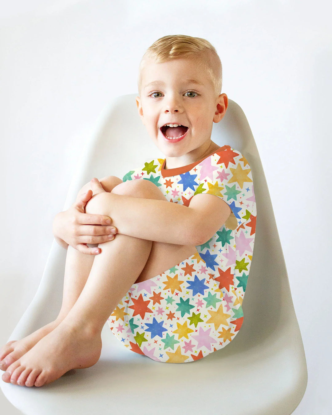 Template Zweiteiliges Pyjama-Set mit kurzen Ärmeln und Shorts