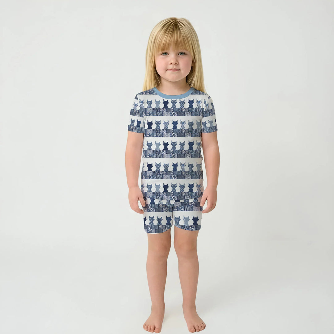 Template Zweiteiliges Pyjama-Set mit kurzen Ärmeln und Shorts