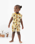 Template Zweiteiliges Pyjama-Set mit kurzen Ärmeln und Shorts