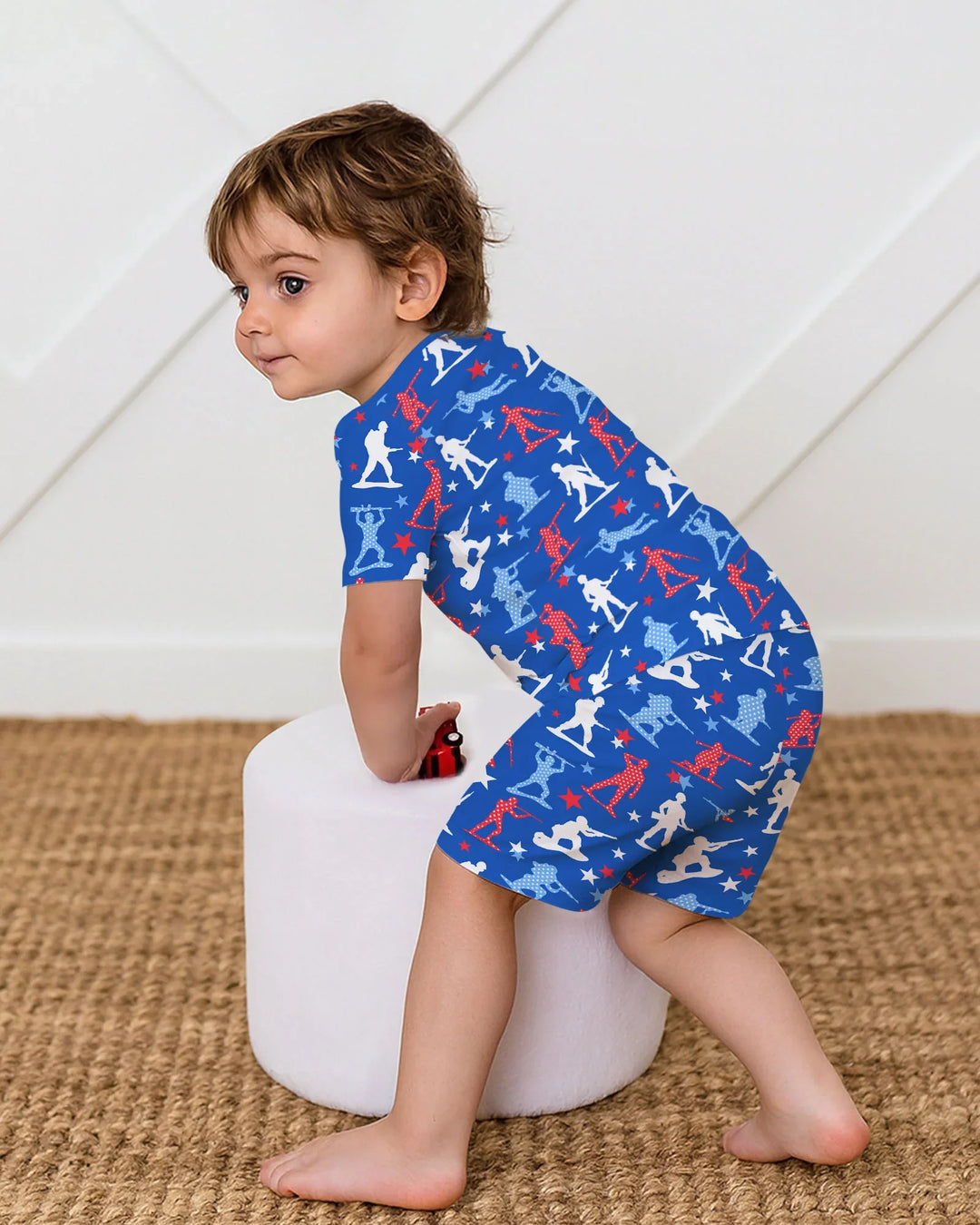 Template Zweiteiliges Pyjama-Set mit kurzen Ärmeln und Shorts