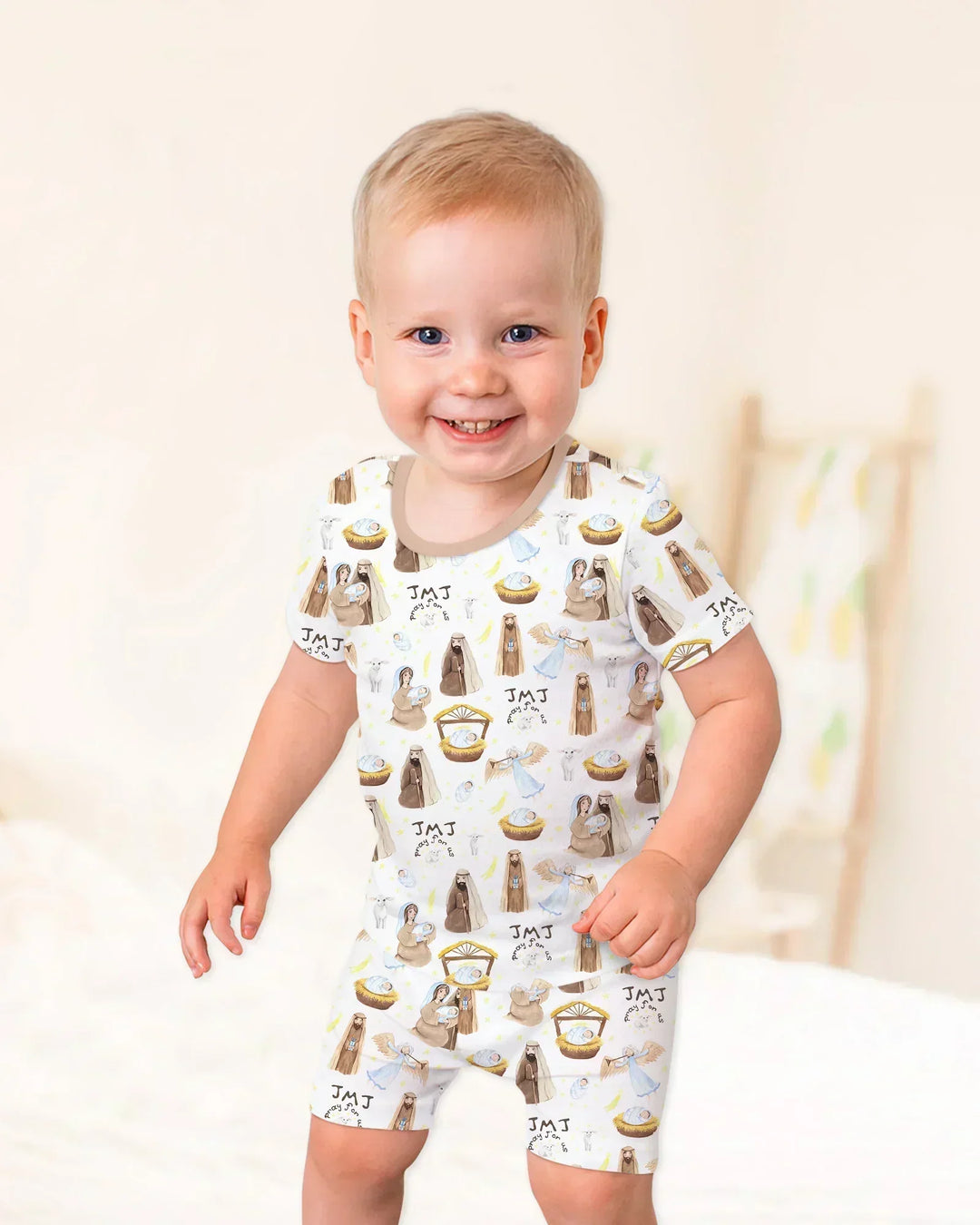Template Zweiteiliges Pyjama-Set mit kurzen Ärmeln und Shorts