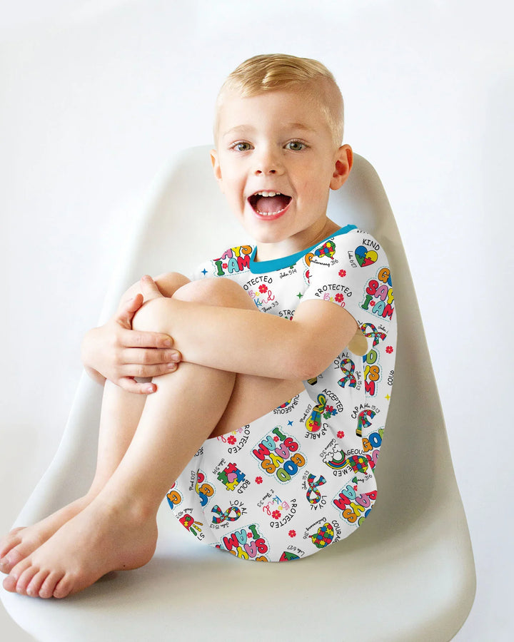 Template Zweiteiliges Pyjama-Set mit kurzen Ärmeln und Shorts