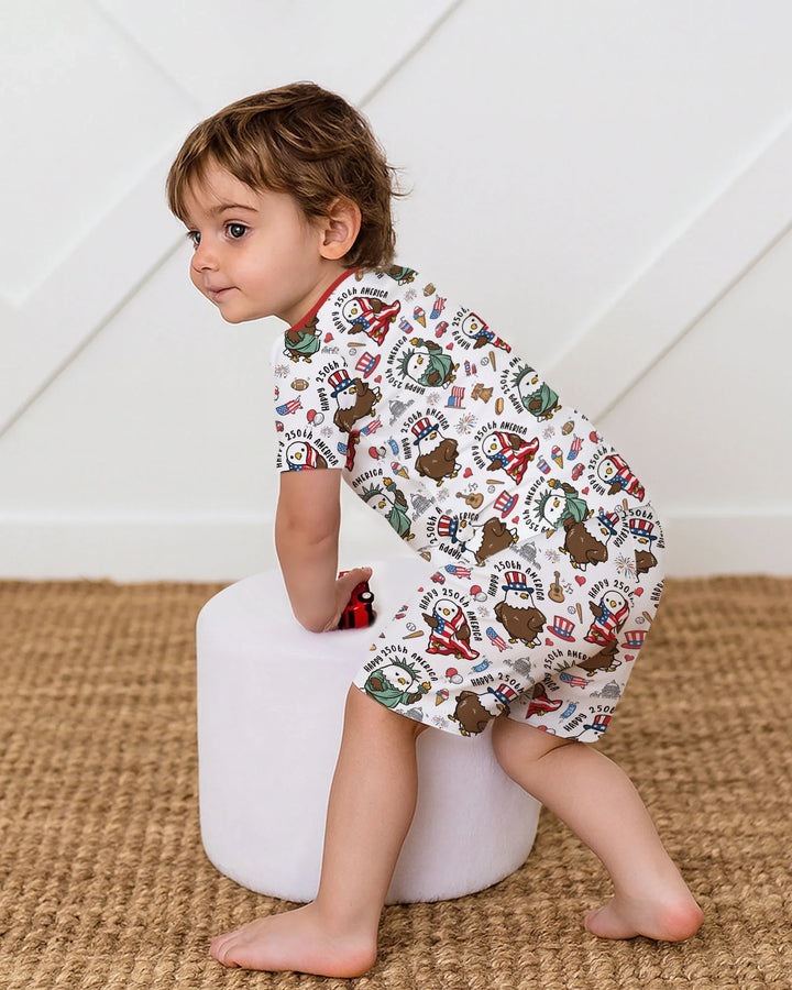 Template Zweiteiliges Pyjama-Set mit kurzen Ärmeln und Shorts