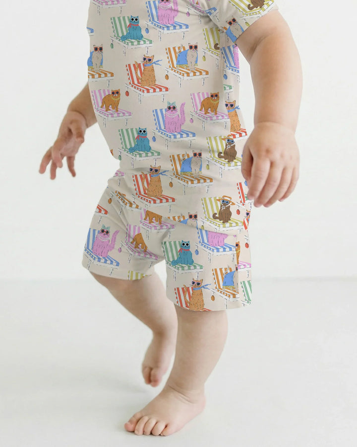 Template Zweiteiliges Pyjama-Set mit kurzen Ärmeln und Shorts