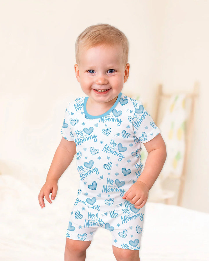 Template Zweiteiliges Pyjama-Set mit kurzen Ärmeln und Shorts