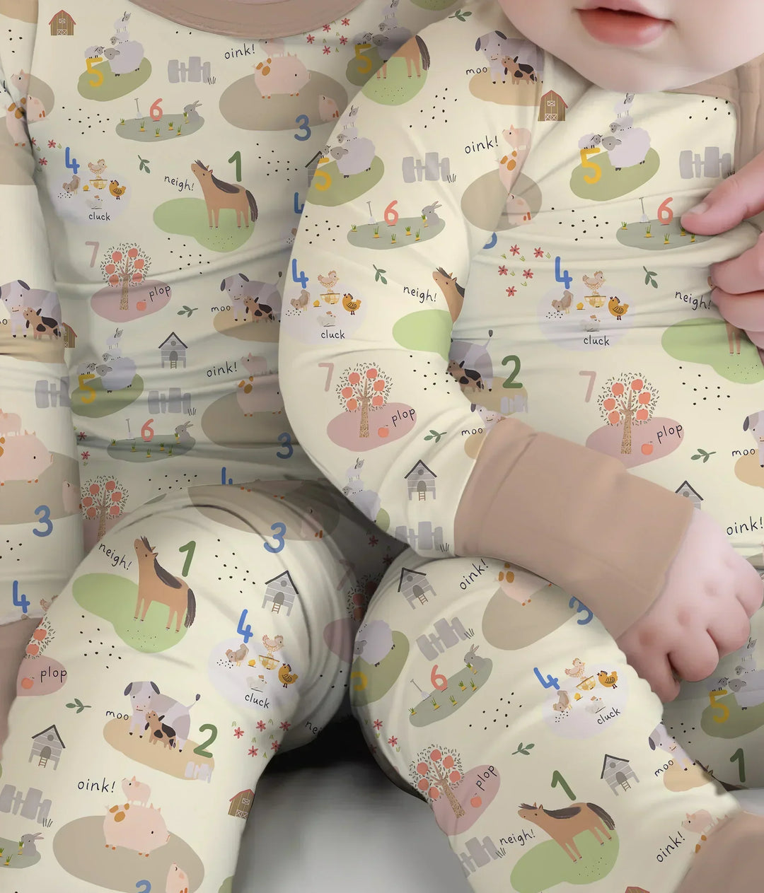 Zweiteiliges Langarm-Pyjama-Set mit Sommerfrüchten