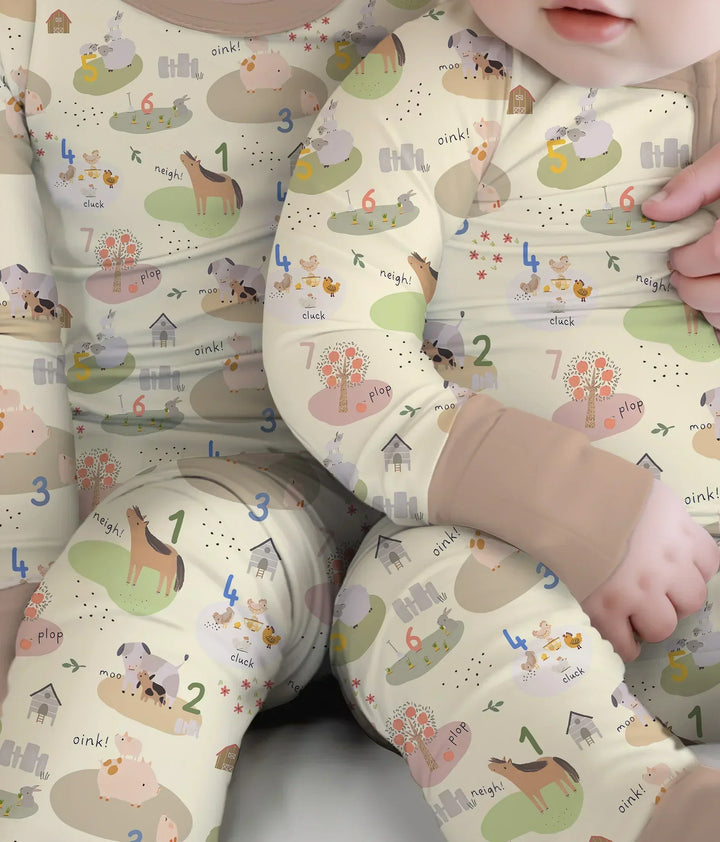 Zweiteiliges Langarm-Pyjama-Set mit Sommerfrüchten