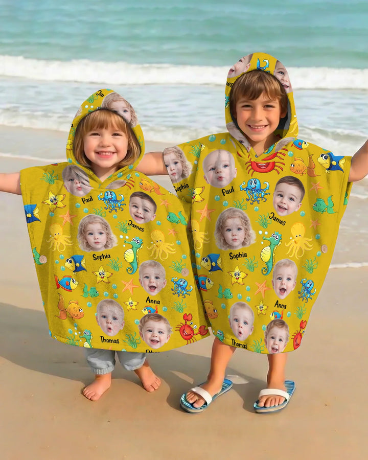 Individuelles Foto Süßes Kindergesicht Aquarell Meerestiere Sommerlicher Bambus-Badeponcho
