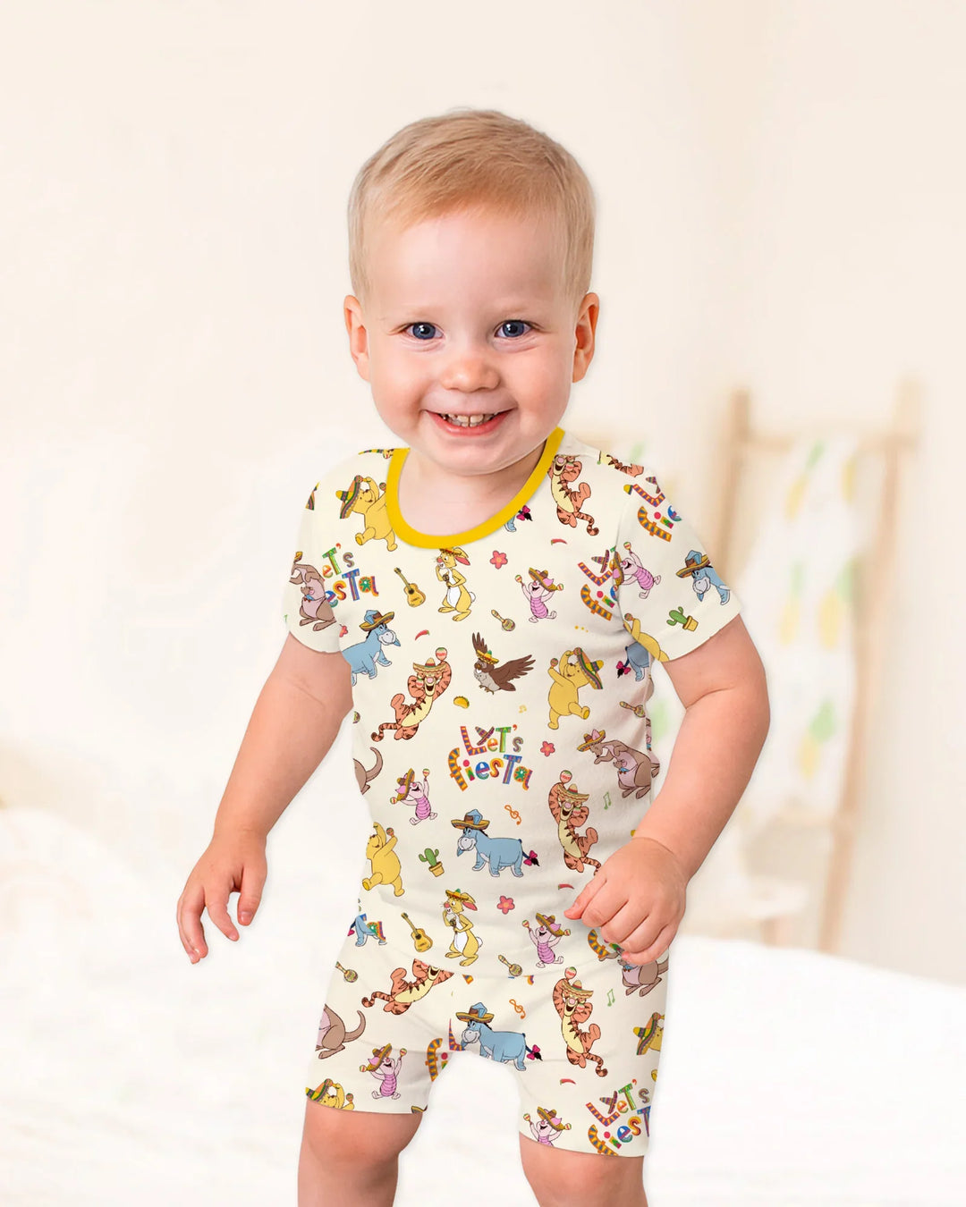 Template Zweiteiliges Pyjama-Set mit kurzen Ärmeln und Shorts