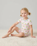 Template Zweiteiliges Pyjama-Set mit kurzen Ärmeln und Shorts
