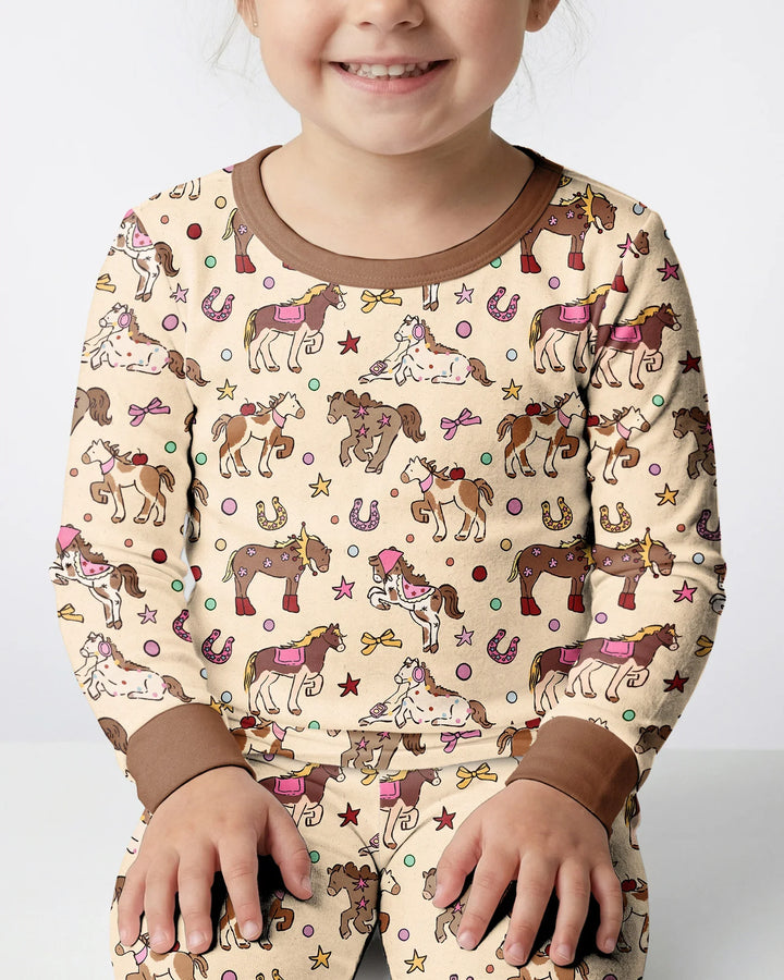 Zweiteiliges Langarm-Pyjama-Set mit Sommerfrüchten
