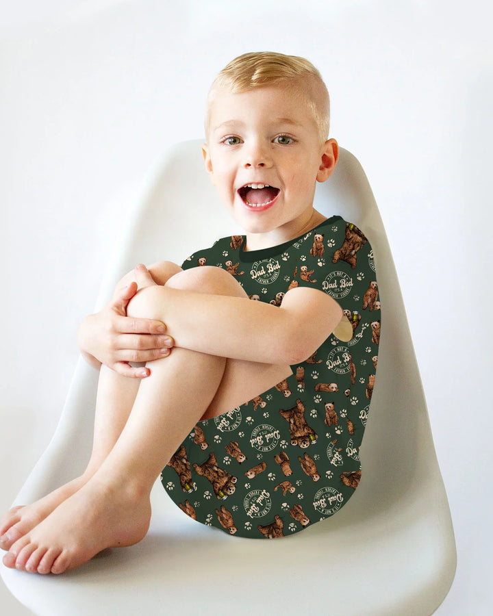 Template Zweiteiliges Pyjama-Set mit kurzen Ärmeln und Shorts