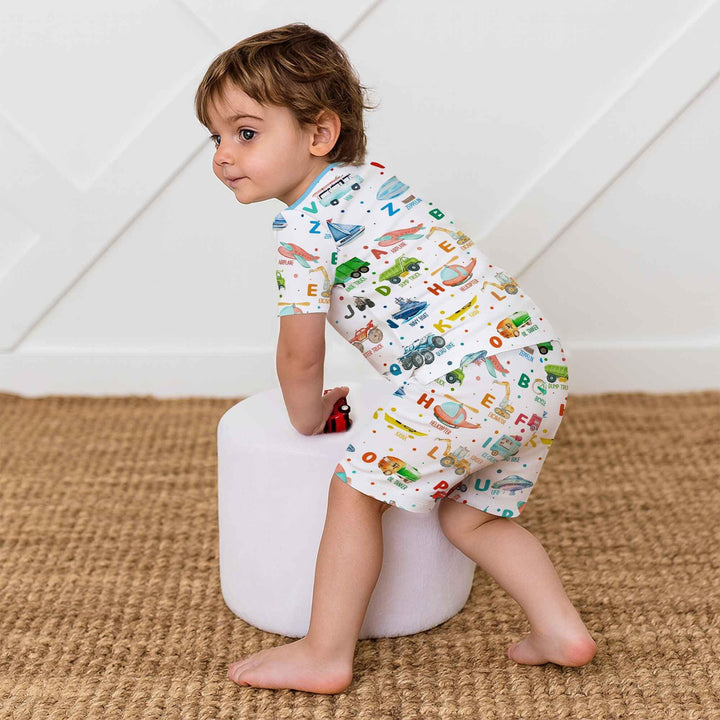 Template Zweiteiliges Pyjama-Set mit kurzen Ärmeln und Shorts