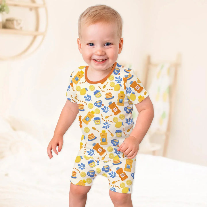 Template Zweiteiliges Pyjama-Set mit kurzen Ärmeln und Shorts
