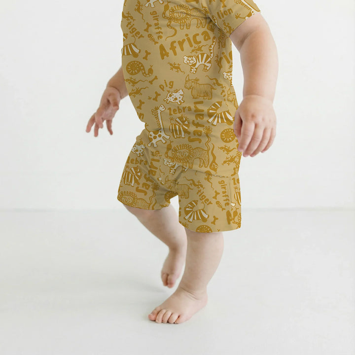 Template Zweiteiliges Pyjama-Set mit kurzen Ärmeln und Shorts